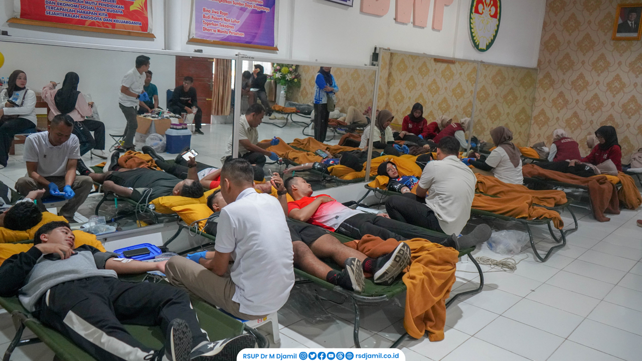 RSUP Dr. M. Djamil Peringati Hari Donor Darah Sedunia dengan Aksi Donor Darah