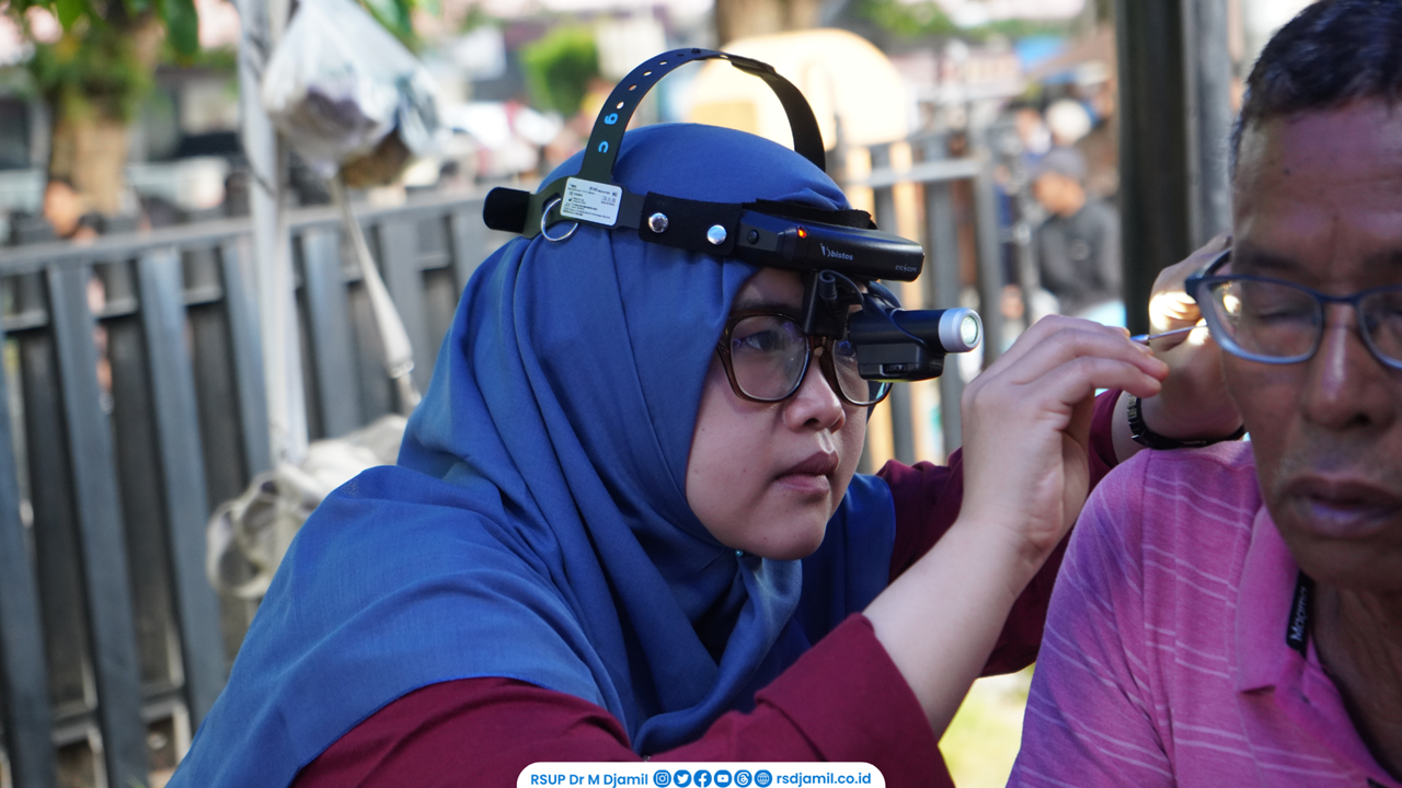 RS M. Djamil Gelar Pemeriksaan Kesehatan Gratis di Car Free Day Padang